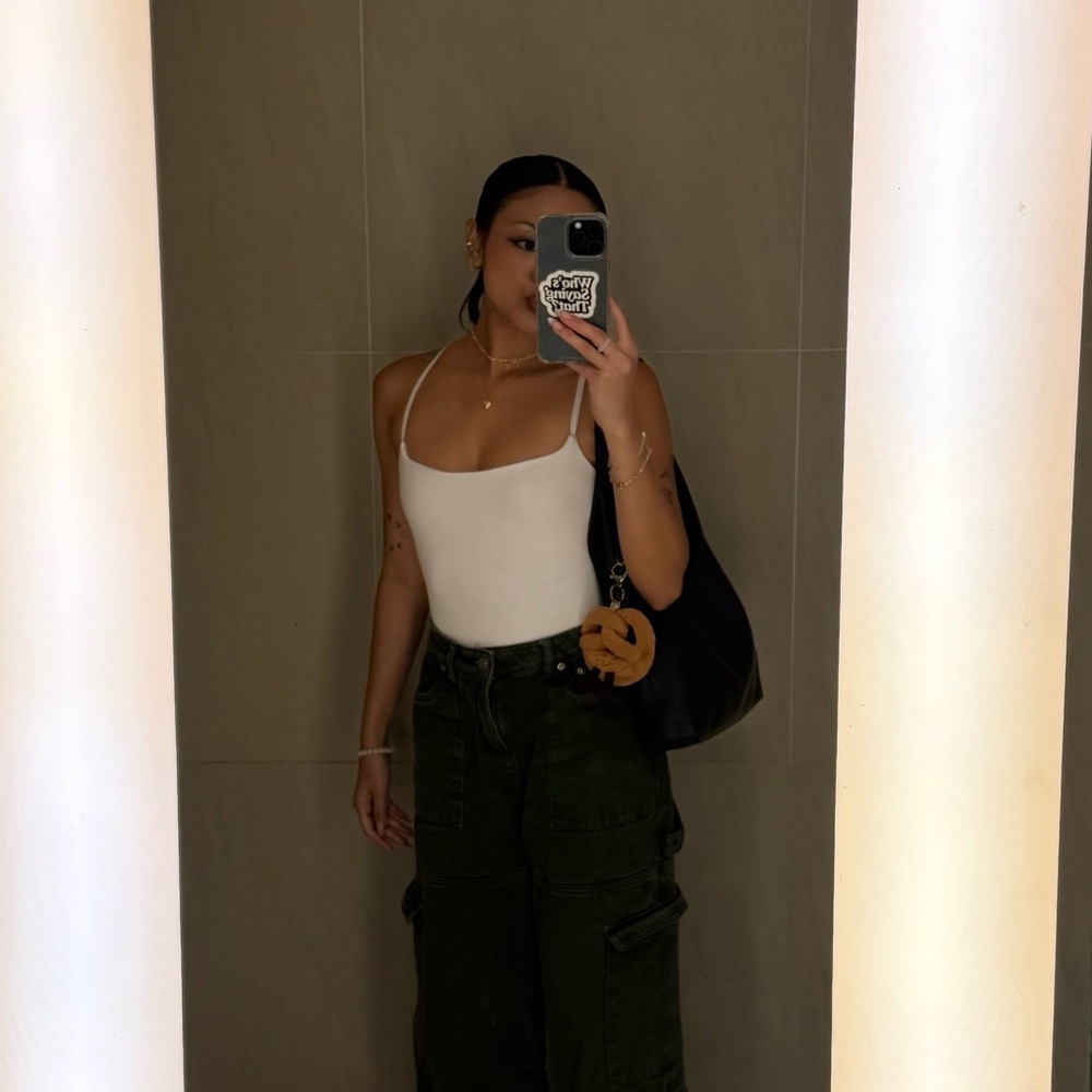 Meet your Posher, Elyze